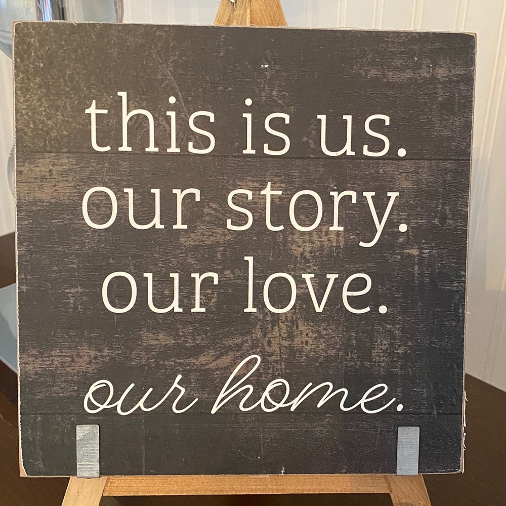 ♥️🏡FARMHOUSE DECOR SIGN ON WOOD STAND